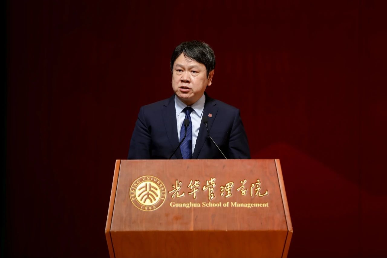 谦卑的思想者丨beat365在线体育官网院长刘俏2024年开学典礼致辞